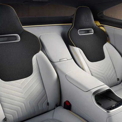Avatr11 Urban Commuting Essential 730km Range Automobile EV Efficient and Reliable B2B Transport