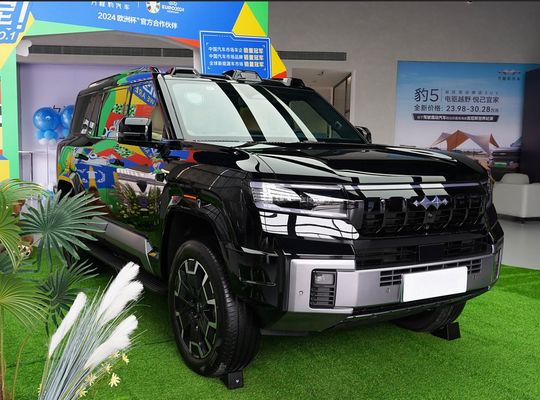 Seating Capacity for 7/6 and Four Wheel Drive BYD Hybrid Electric Vehicle Leopard 8 Luxury SUV