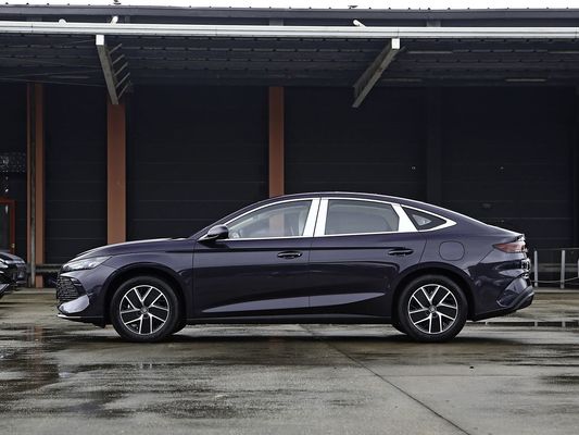 545Km Pure Electric Range and Rear Drive for Driving BYD EV Car 2025 New Model Fast Charging EV for Family