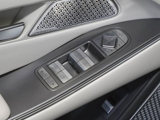 2025 Powerful Han L BYD Electric Vehicle with Max Power 500 KW and Leather Rudder 1000V High Voltage Fast Charging