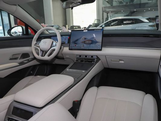 2025 Powerful Han L BYD Electric Vehicle with Max Power 500 KW and Leather Rudder 1000V High Voltage Fast Charging