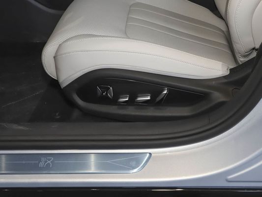 2025 Powerful Han L BYD Electric Vehicle with Max Power 500 KW and Leather Rudder 1000V High Voltage Fast Charging