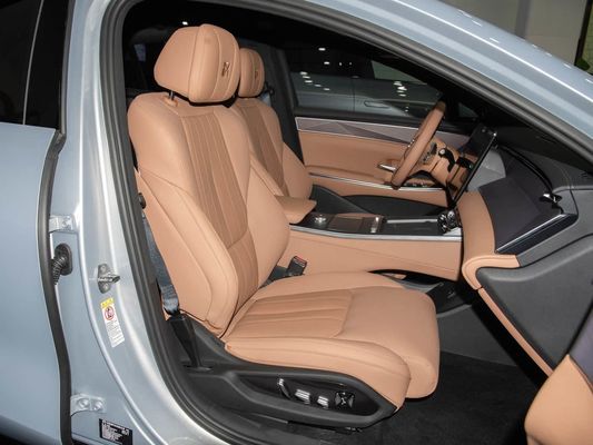 Model Vehicle 601km Range 83.2kWh Battery Capacity AWD Fast Charging Sunroof High Voltage Structure Comfortable for Family