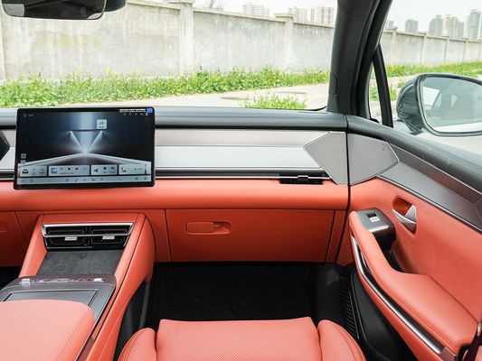 2025 BYD New Electric Vehicle for Performance Tang L 810kW Power AWD Fast Charging 1000w/h 600km Range Long Range 7 Seats with Sunroof