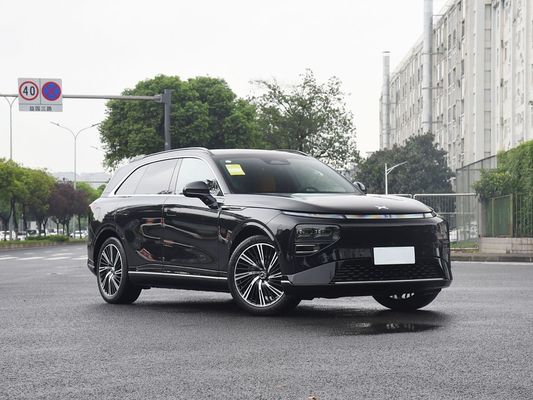 2025 Xpeng G9 Fully Electric SUV 93.1kWh Battery Capacity 423kW Max Motor Power 680km Long Range and Fast Charging with Sunroof