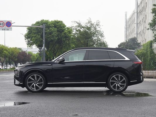2025 Xpeng G9 Fully Electric SUV 93.1kWh Battery Capacity 423kW Max Motor Power 680km Long Range and Fast Charging with Sunroof