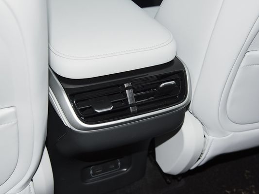 2025 Xpeng G9 Fully Electric SUV 93.1kWh Battery Capacity 423kW Max Motor Power 680km Long Range and Fast Charging with Sunroof