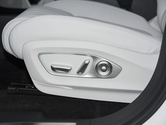 2025 Xpeng G9 Fully Electric SUV 93.1kWh Battery Capacity 423kW Max Motor Power 680km Long Range and Fast Charging with Sunroof